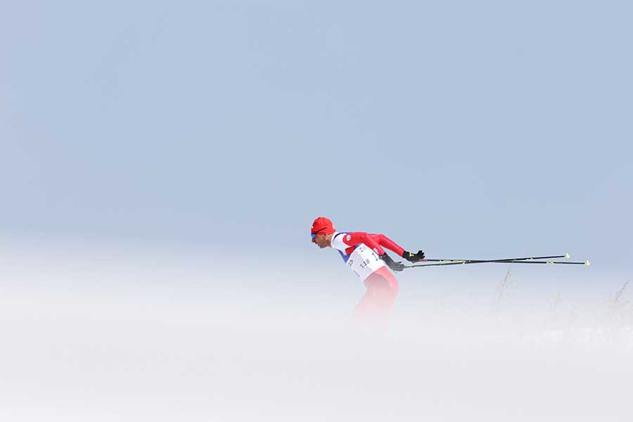 距離スキーの男子スプリントフリー（視覚障害）のピオトル・ガルボフスキ【写真：1383237628,Lintao Zhang ,ゲッティイメージズ】