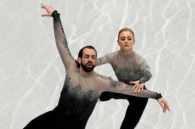 世界フィギュアで痛ましいアクシデント 女子選手が脳震とうで棄権