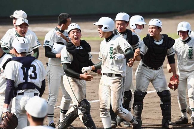 二松学舎大付、サヨナラ決勝進出の裏にOB鈴木誠也の存在「誠也さんもチームを第一に」 | THE ANSWER