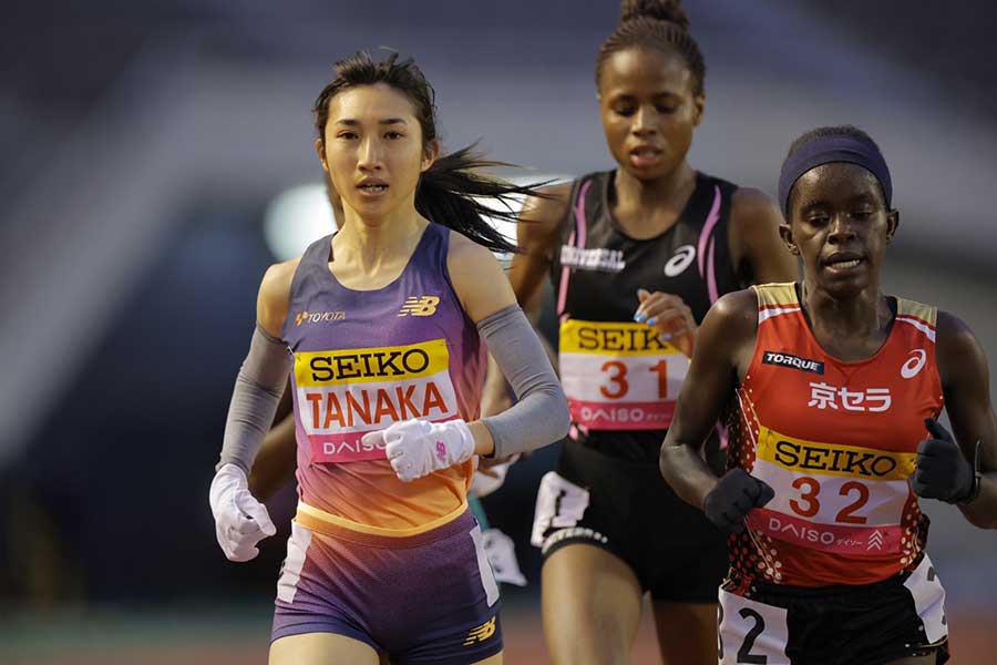 織田記念国際女子5000メートルを走る田中希実【写真：奥井隆史】