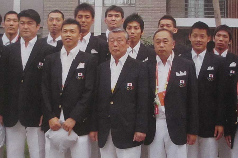 萩原秀雄さんは2008年の北京五輪でバレーボールの日本チーム団長を務めた【写真：本人提供】