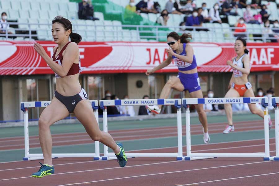 日本選手権、女子400メートル障害で2連覇を達成した山本亜美【写真：奥井隆史】