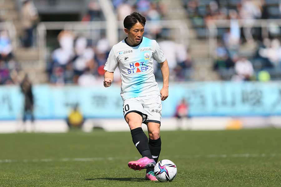 宇賀神友弥が現役のサッカー選手でありながら、様々なプロジェクトを行う理由について語る【写真：Getty Images】