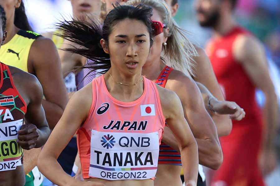 オレゴン世界陸上女子1500メートル予選で先頭を走る田中希実【写真：ロイター】