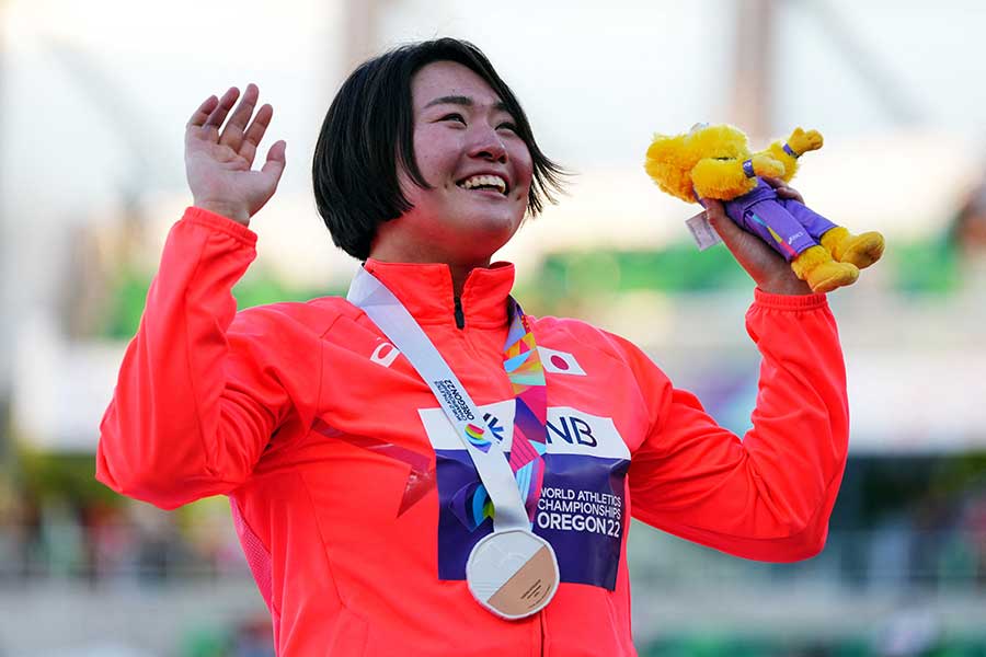 世界陸上、女子やり投げで銅メダルを獲得した北口榛花【写真：ロイター】