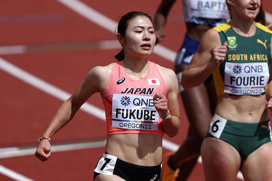女子100メートル障害に出場した福部真子【写真：Getty Images】
