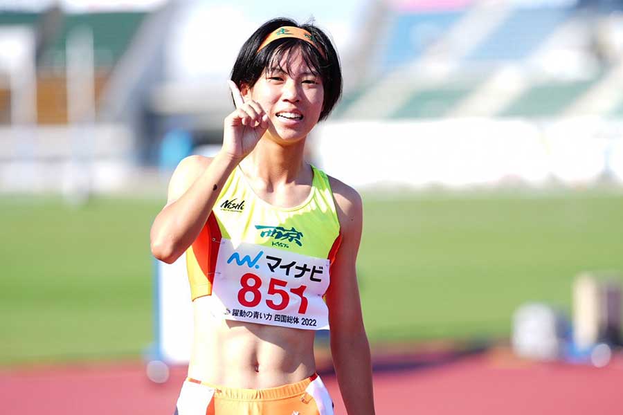 女子400メートルを制した西京・児島柚月【写真：荒川祐史】