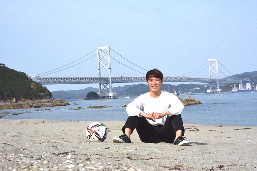 今年4月にJリーガーとして初めてトークンを発行した23歳MF渡井理己【写真：#Watai Project】