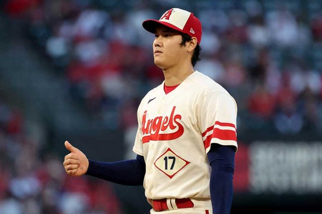 大谷翔平13勝目の客席にいた「勝利の女神」 たびたび話題の少女ファン