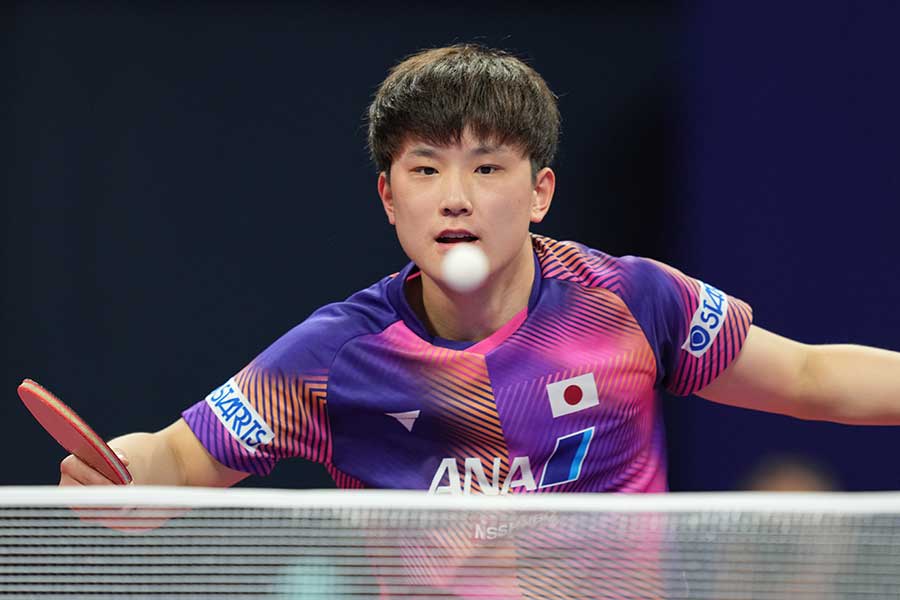 世界卓球香港戦で2勝を挙げた張本智和【写真：Getty Images】