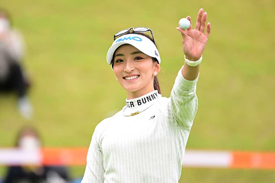 週末女子ゴルフで最後の最後に大喜び 超イーグルの25歳に反響「喜び方
