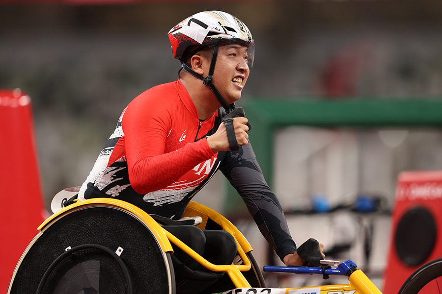 東京パラリンピックで2つの金メダルを獲得した佐藤友祈【写真：Getty Images】