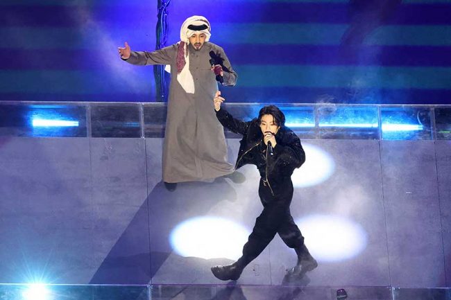 BTSジョングクの「未公開映像です」 W杯開会式、緊張の面持ちに海外