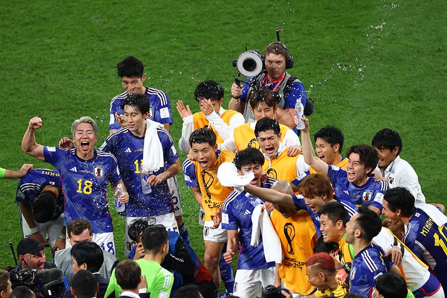ドイツを撃破したサッカー日本代表【写真：Getty Images】