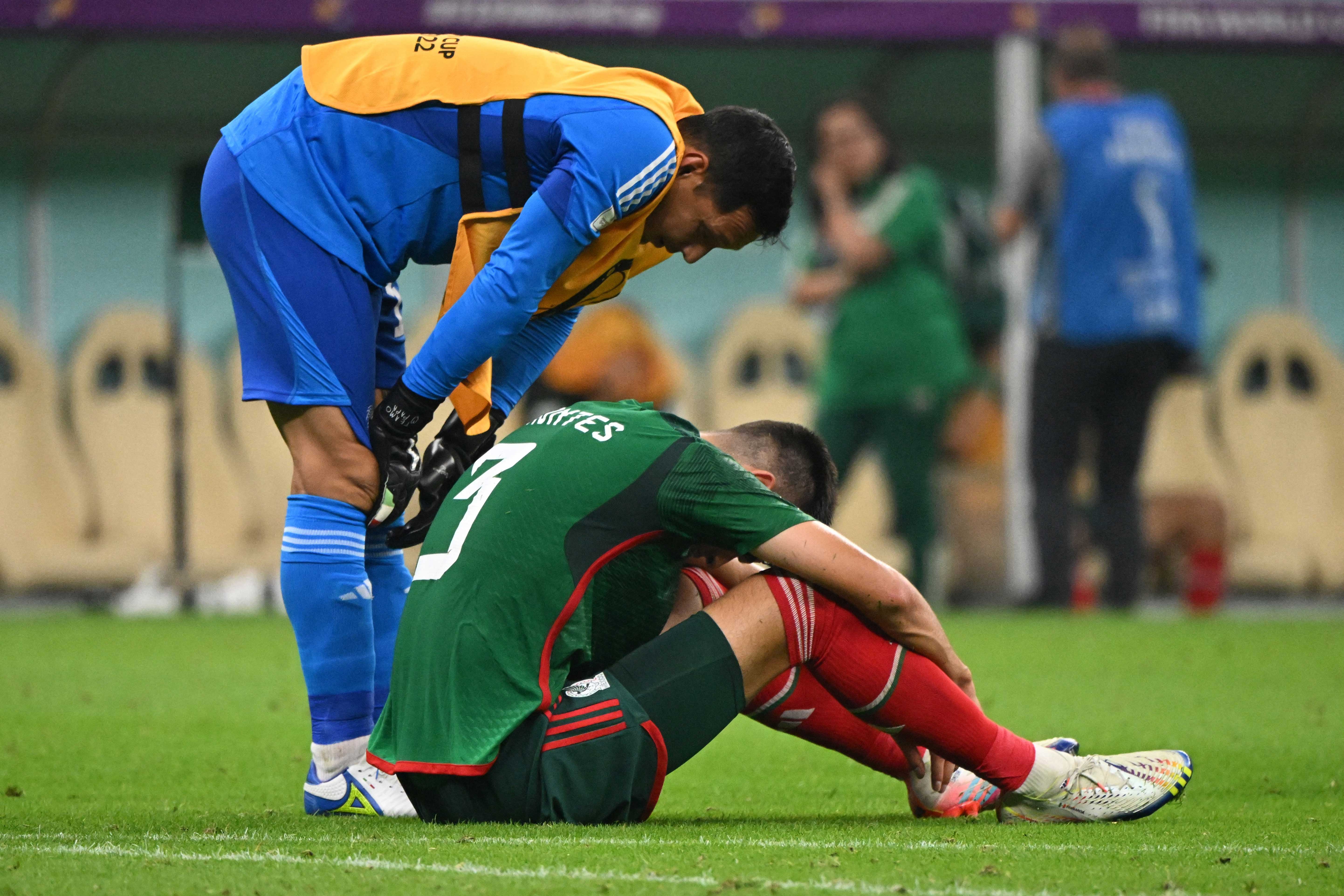 8大会連続の決勝トーナメント進出はならなかったメキシコ代表【写真：ロイター】