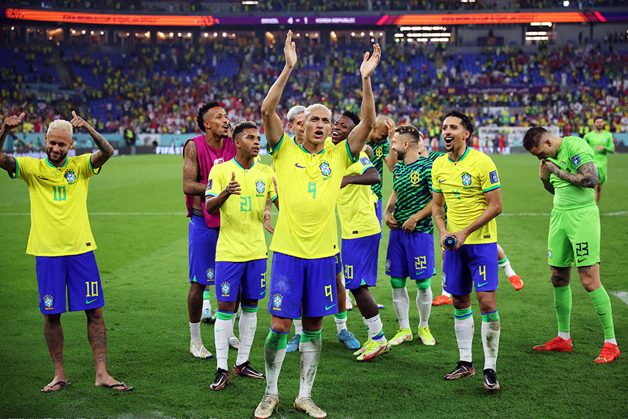 韓国戦圧勝で横断幕を掲げたブラジルに称賛の声 「サッカーは美しい 