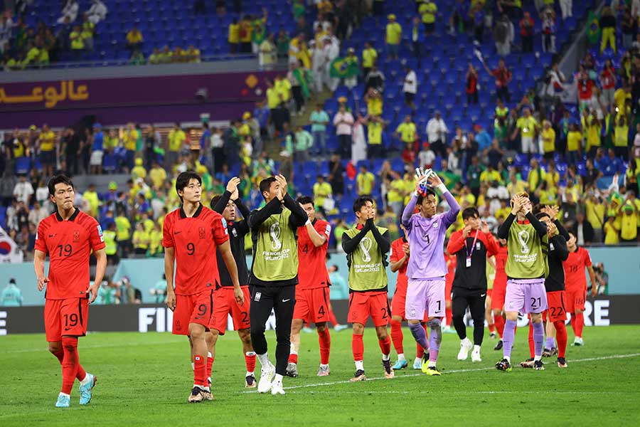 ブラジルに敗れた韓国【写真：ロイター】