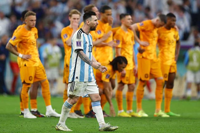 何見てんだよ、バカ野郎！」 メッシ、試合後にオランダ選手に