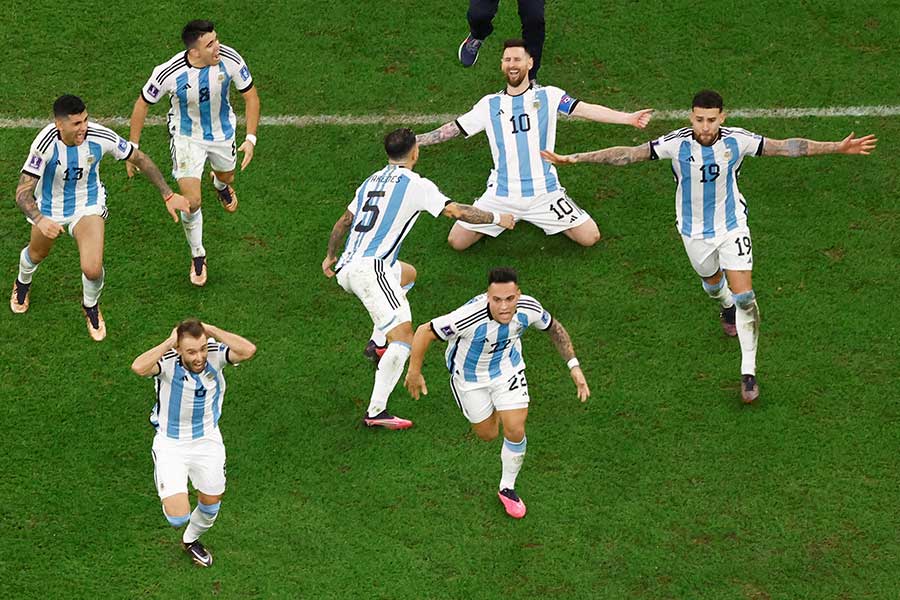 W杯決勝、PK戦を制し喜びを爆発させるアルゼンチン【写真：ロイター】