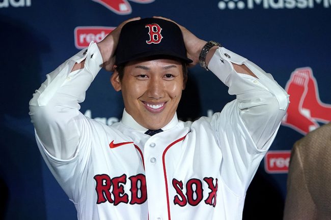 吉田正尚、さらにマッチョな日本人レジェンドが練習を助太刀「沖縄行っ