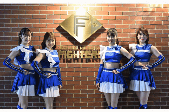 きつねダンス」人気のファイターズガール、新球場のスタジアムツアー