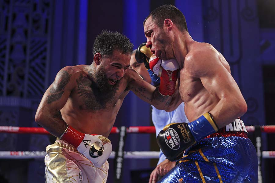 WBC世界スーパーバンタム級挑戦者決定戦でTKO勝ちしたルイス・ネリ（左）【写真：Getty Images】