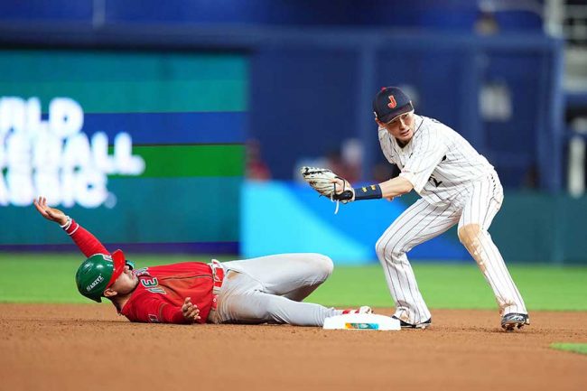 判定を覆した「源田の1mm」論争に発展 米識者考察「グラブは脚について