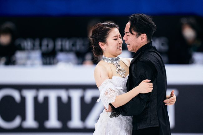 村元哉中、高橋大輔が抱擁を交わした瞬間 2人に向けたレンズに写ってい