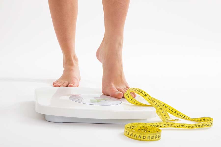 生理前のむくみ、体重増加の原因は？【写真：Getty Images】