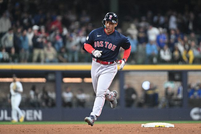 吉田正尚は「ああいう球を見逃さない」 541発レジェンドに続いた15年