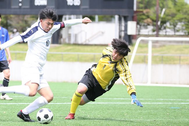 八丈島唯一の高校サッカー部と島民の物語 部員14人をサポート、離島