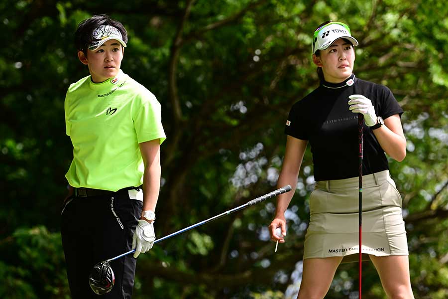 女子ゴルフの岩井明愛（姉、左）と妹の千怜【写真：Getty Images】