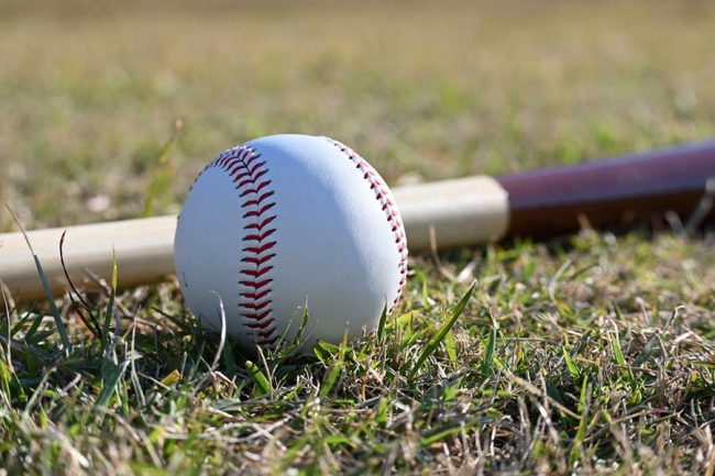 野球のスクリューボールとは シンカーとの違い、握り＆投げ方と軌道を