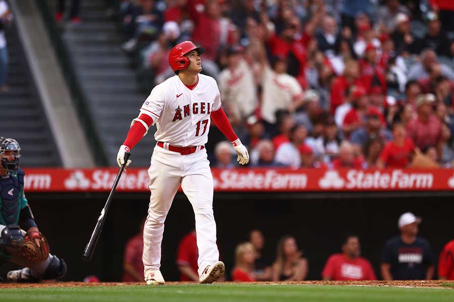 3回に同点の17号2ラン本塁打を放つエンゼルスの大谷翔平【写真：Getty Images】