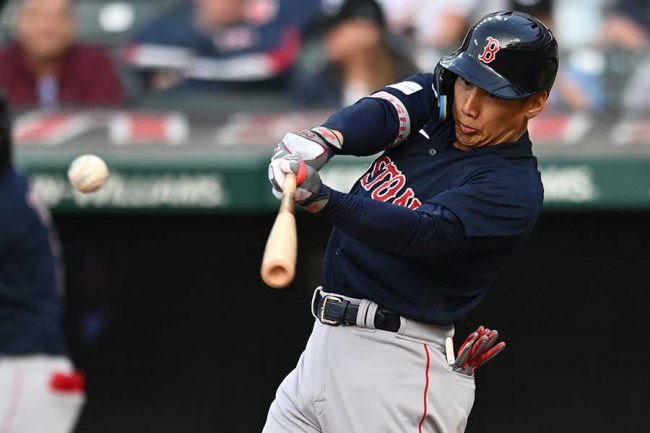 吉田正尚、追い込まれて8球連続ファウル→四球で出塁 驚異的粘りに14球