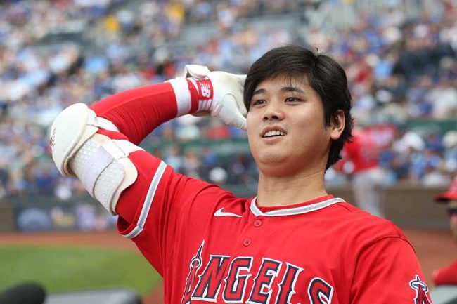 大谷翔平が浮かべた「悪い笑顔」が話題 試合中に大爆笑で「こんなの全