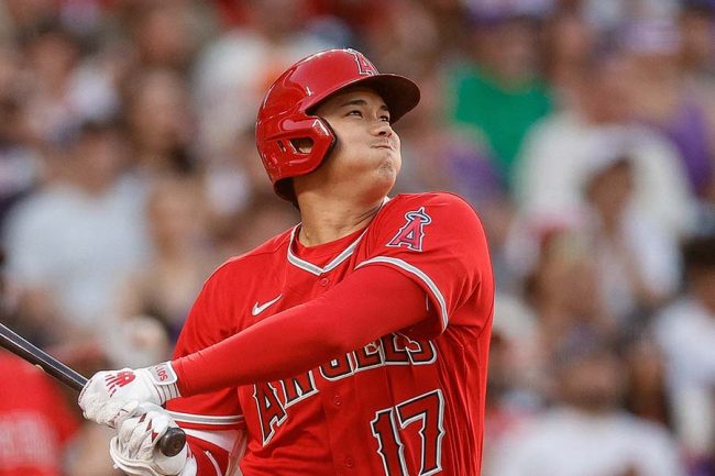 大谷翔平、本塁打1分後の顔が「もうたまらん！」 トラウトに兜を被せ