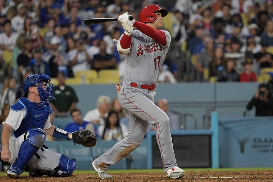 前半最終戦のドジャース戦で今季32号を放ったエンゼルスの大谷翔平【写真：ロイター】