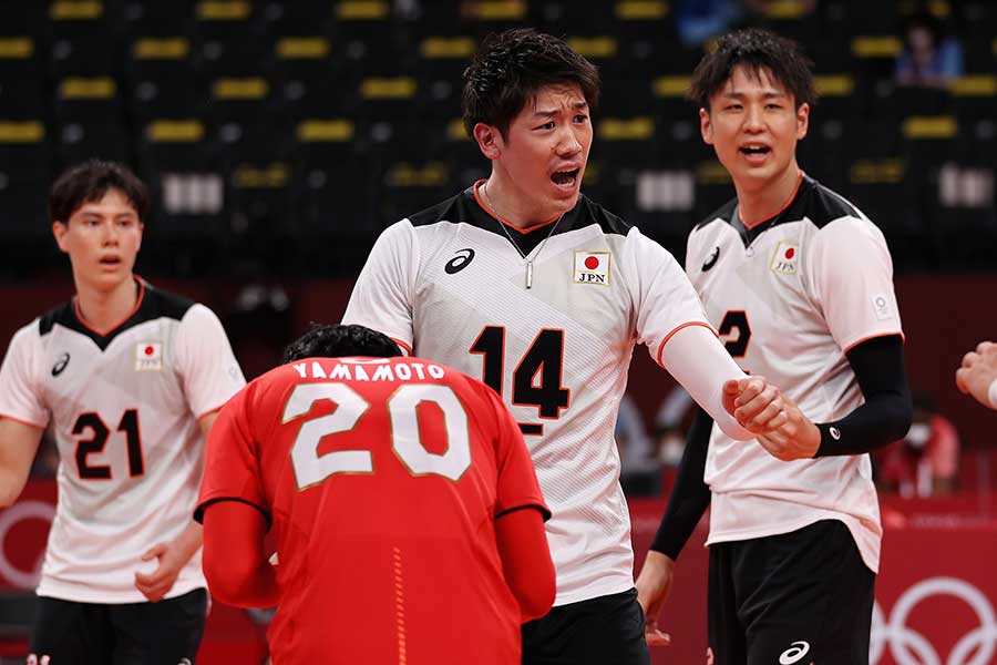 男子バレーの石川祐希ら日本選手【写真：Getty Images】