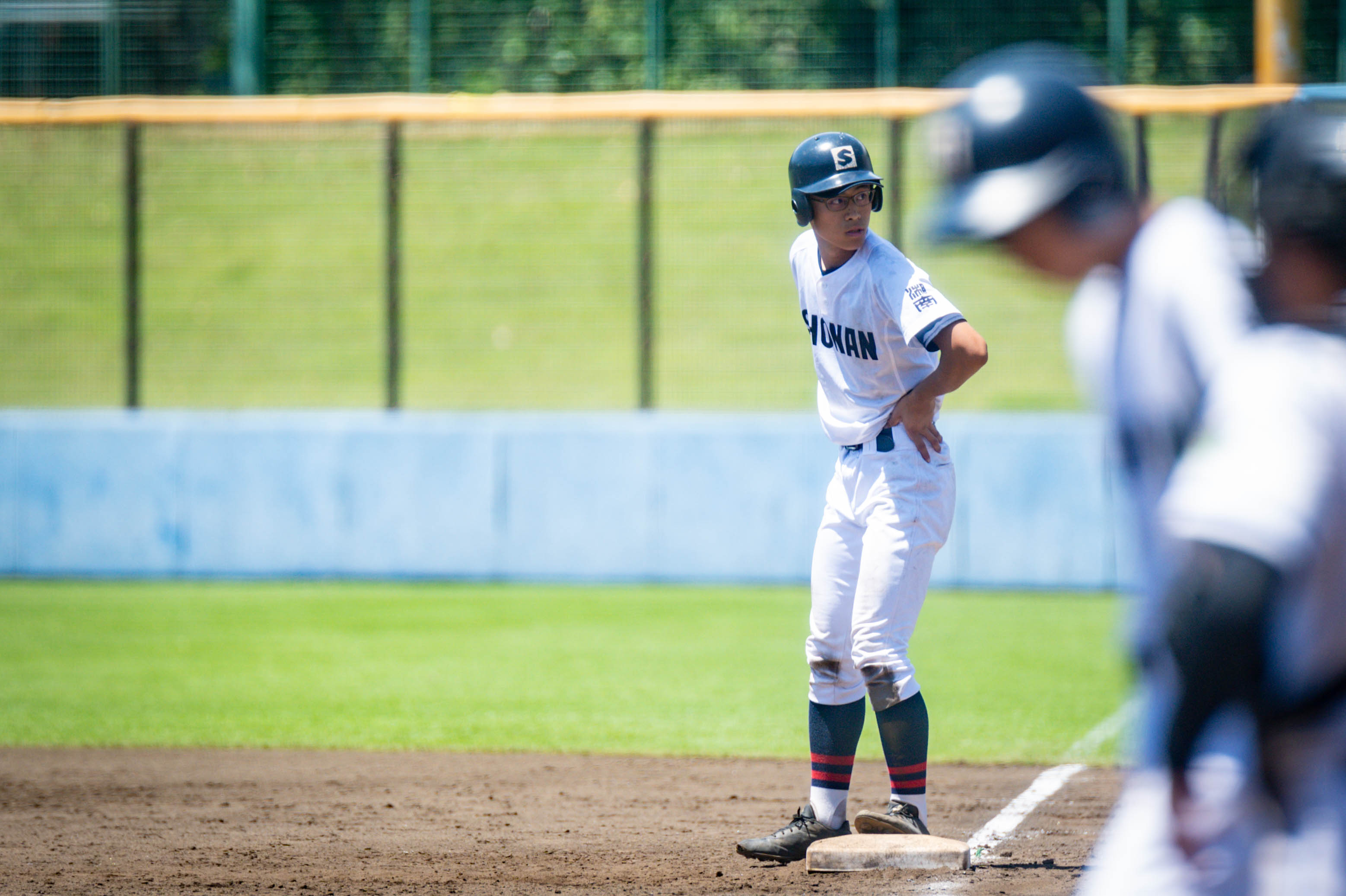 3回にセーフティースクイズを決め、出塁した湘南・安西和樹【写真：中戸川知世】