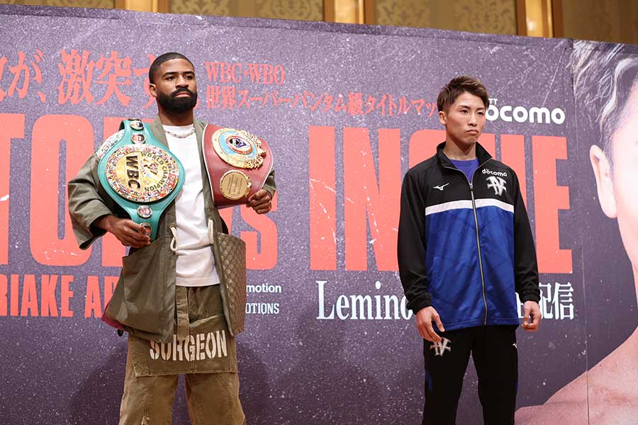 公式会見に出席したスティーブン・フルトン（左）と井上尚弥【写真：高橋学】