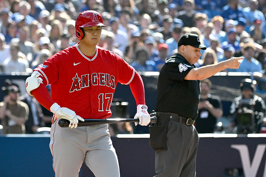 6回、敬遠を申告されたエンゼルスの大谷翔平【写真：ロイター】