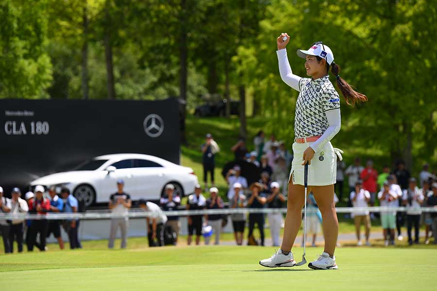 楽天スーパーレディース、通算21アンダーで逆転優勝した櫻井心那【写真：Getty Images】