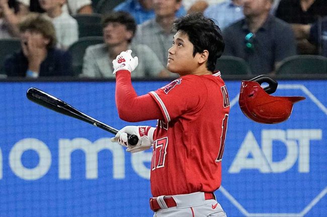1試合で2度も注目された大谷翔平の髪の毛、ヘルメットからの「飛び出し
