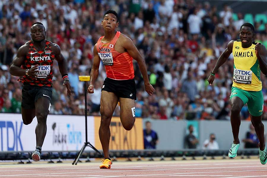 世界陸上・男子100メートル決勝で走るサニブラウン・ハキーム【写真：Getty Images】