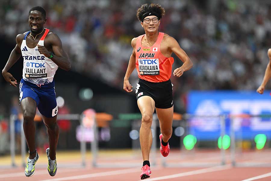 世界陸上・男子400メートル障害準決勝で走る黒川和樹【写真：Getty Images】