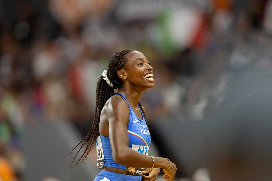 世界陸上・女子400メートル障害で決勝進出を決め笑顔を浮かべるアヨミデ・フォロルンソ【写真：Getty Images】