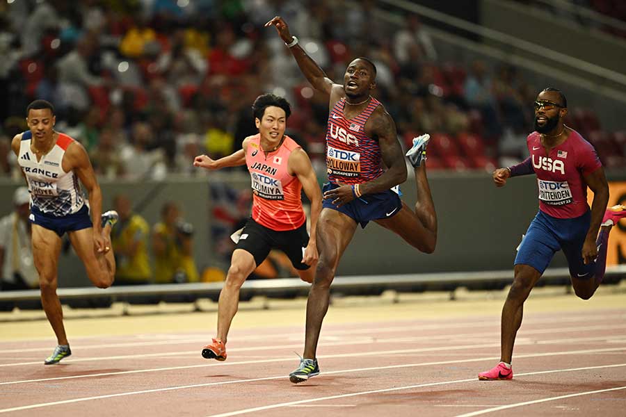 男子110メートル障害で金メダルを獲得したグラント・ホロウェイ【写真：ロイター】