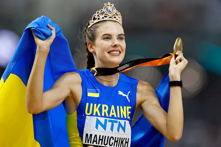 世界陸上女子走り高跳びで金メダルを獲得したウクライナのヤロスラワ・マフチフ【写真：ロイター】