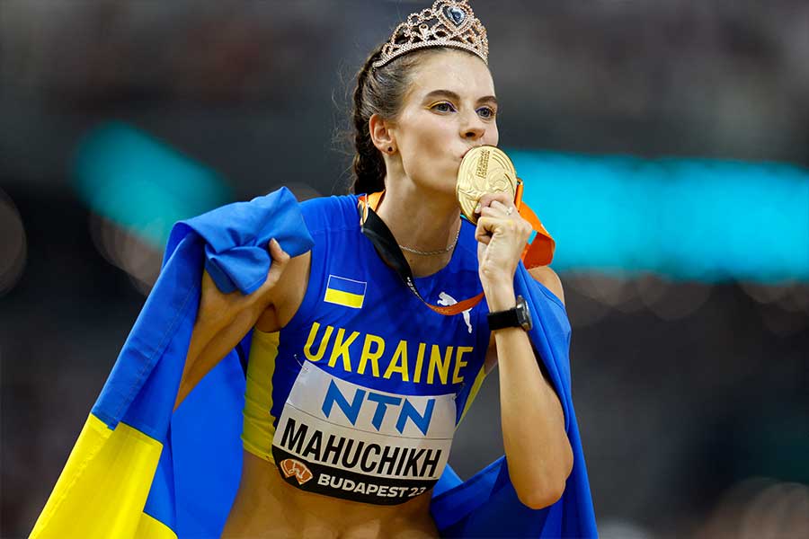 世界陸上女子走り高跳びで金メダルを獲得したウクライナのヤロスラワ・マフチフ【写真：ロイター】